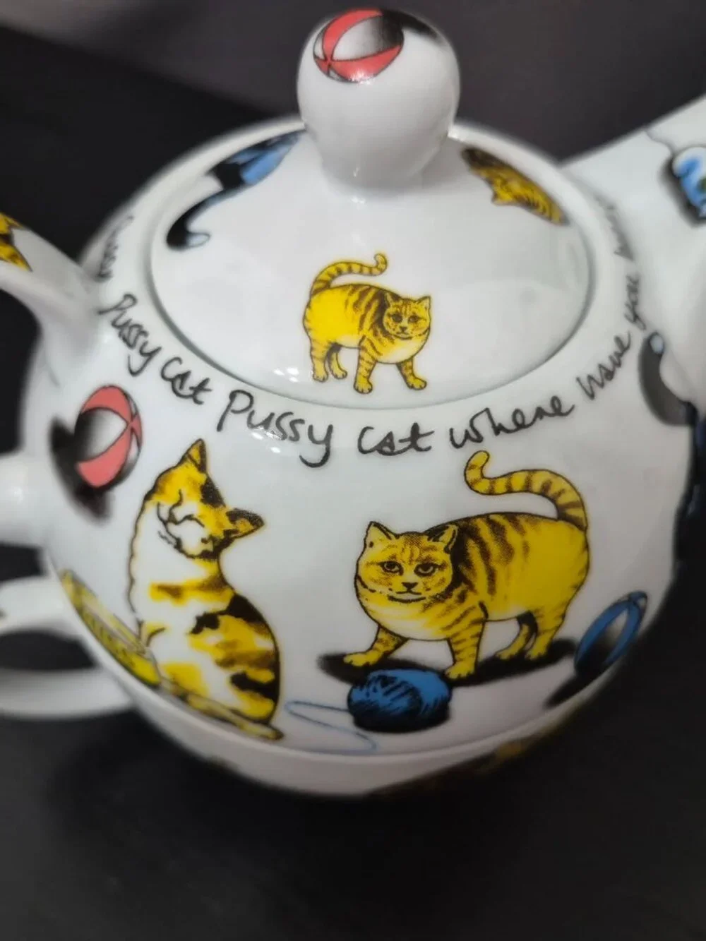 Adorable Tea Pot and Cup all in one with lid - Cat motif
